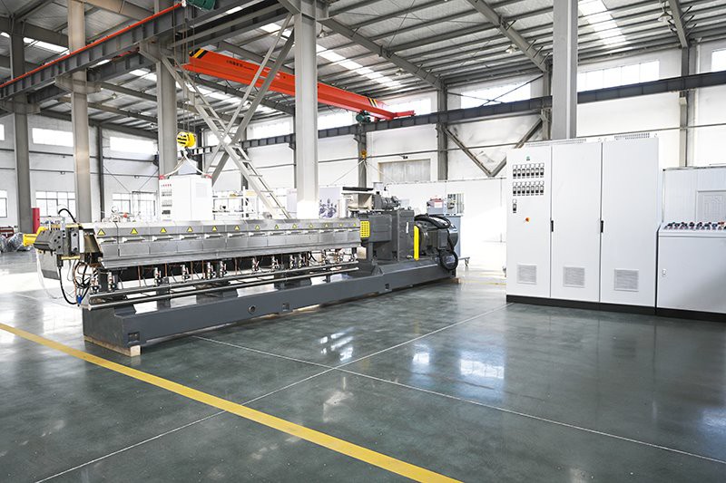 Paralelní dvojitý šroub